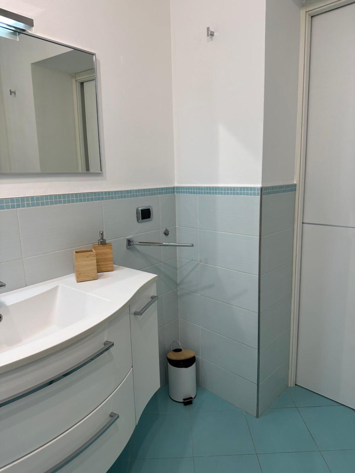 3F Apartment Бари Экстерьер фото